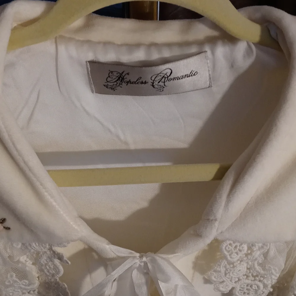 Hopeless Romantic blouse size large - Picture 2 of 11